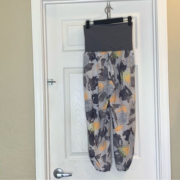 Lululemon Om Pant Mini Art Pop White Multi / Slate Size 2 - Picture 1 of 11